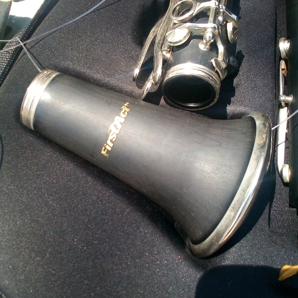First Act Clarinet with Case - Picture 2 of 5